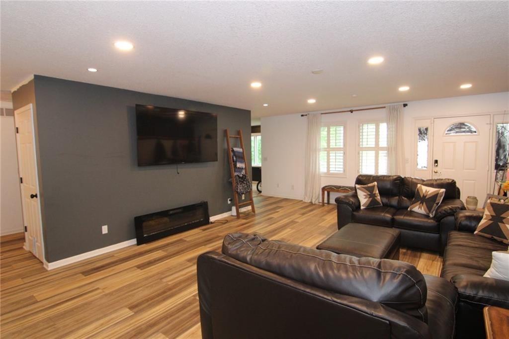 23305 S Hickory Court — photo 4