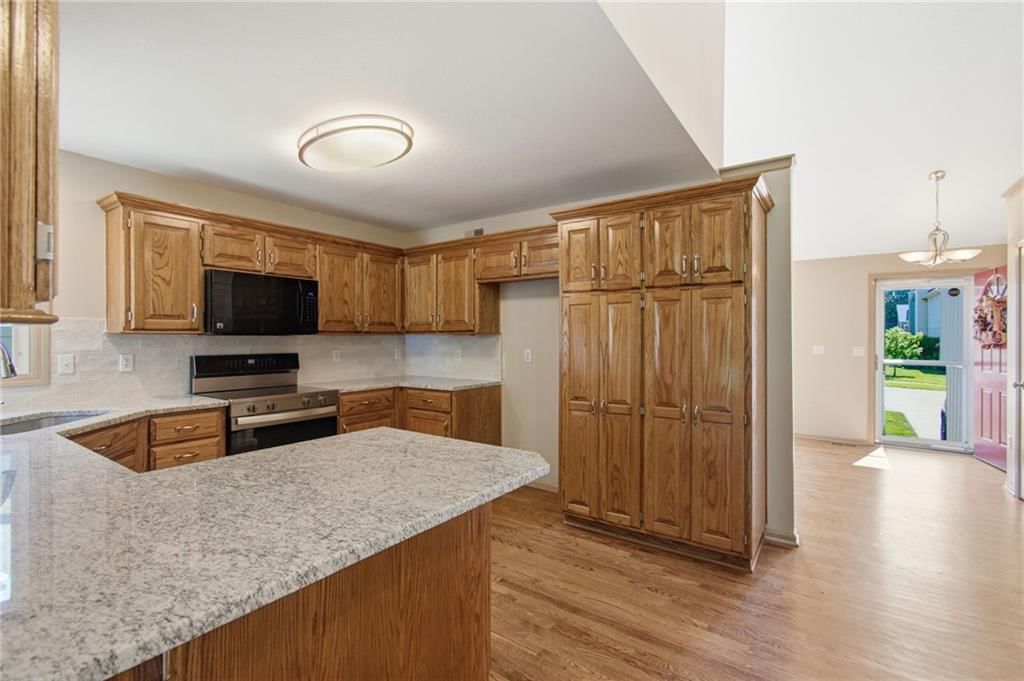 7324 N Richmond Avenue — photo 8