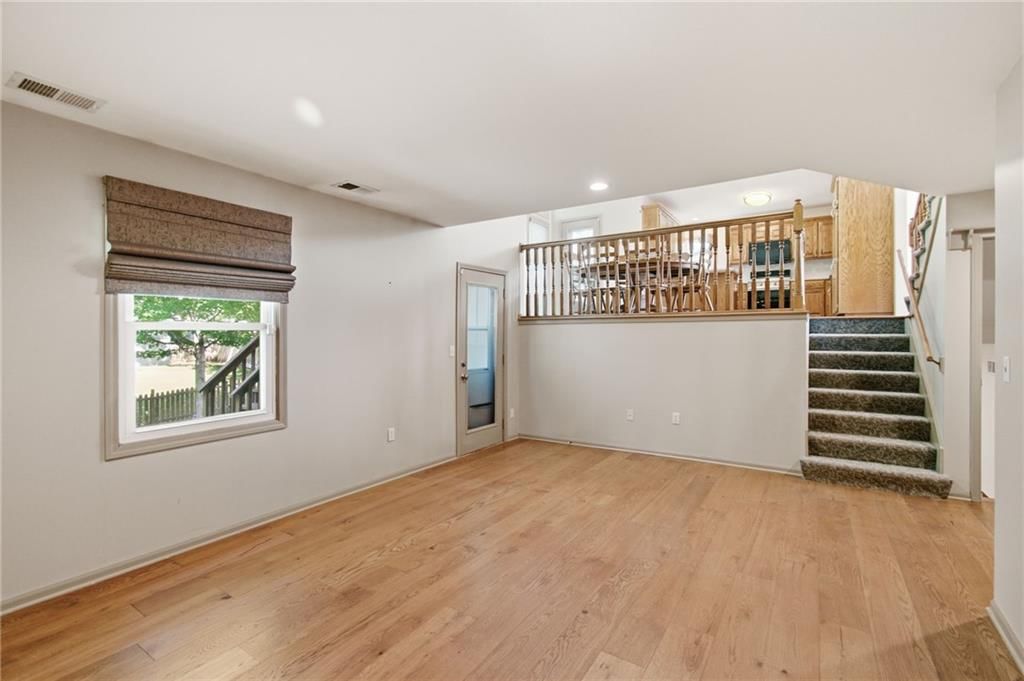 7324 N Richmond Avenue — photo 12
