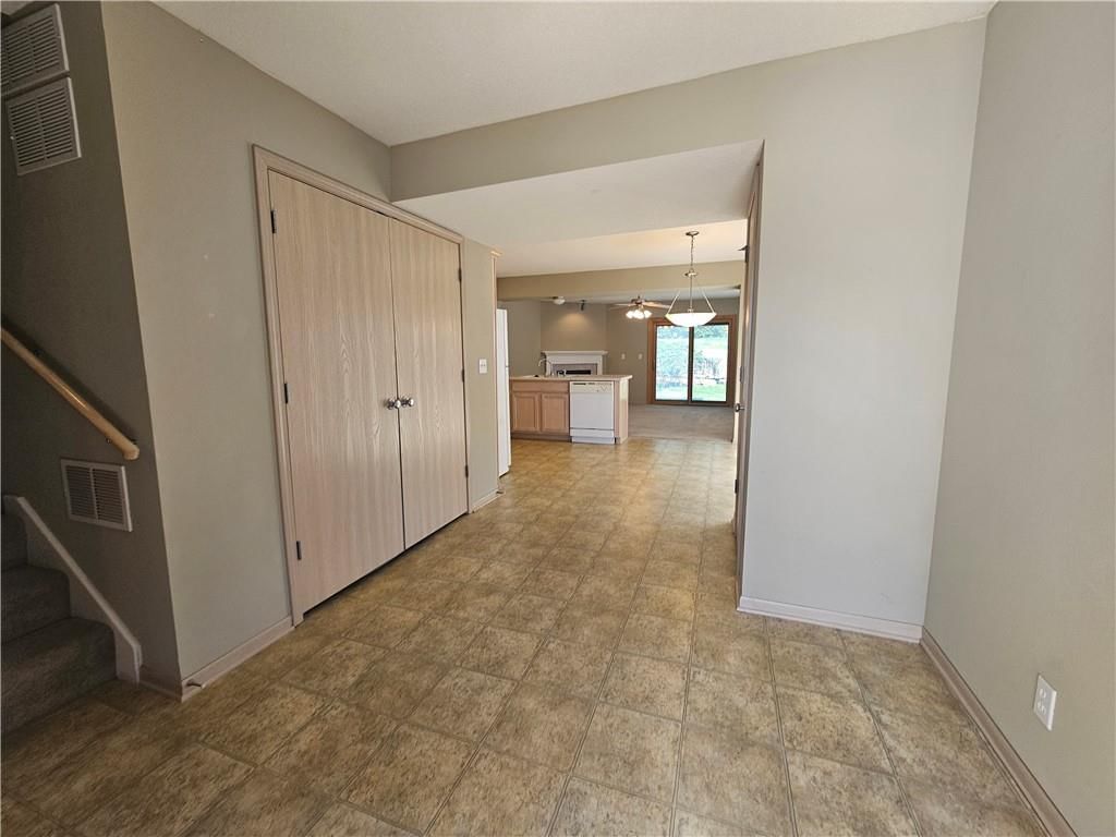8341 N Kensington Avenue — photo 3