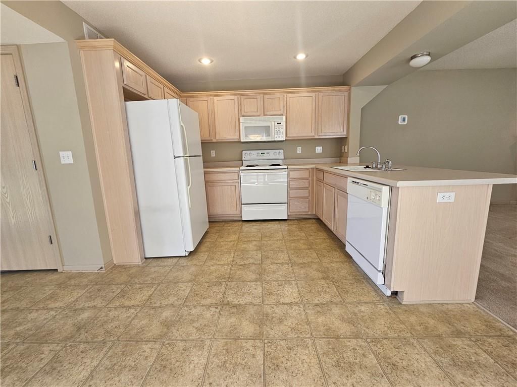8341 N Kensington Avenue — photo 5