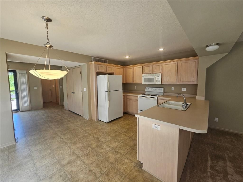 8341 N Kensington Avenue — photo 6