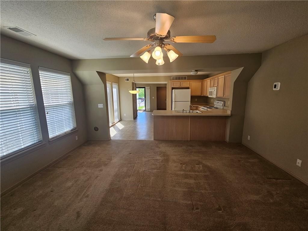 8341 N Kensington Avenue — photo 9