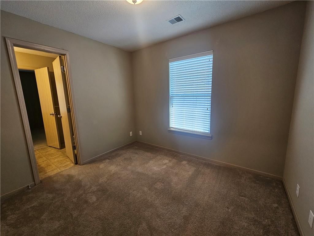 8341 N Kensington Avenue — photo 25