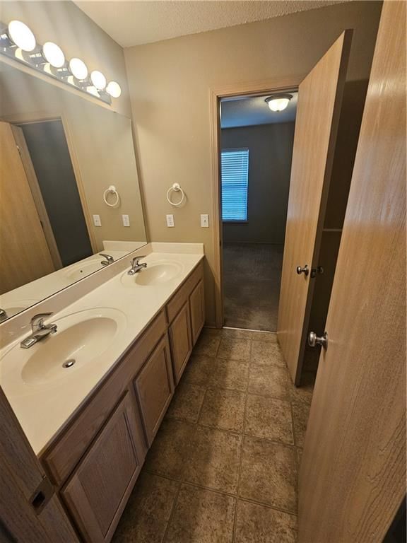 8341 N Kensington Avenue — photo 35