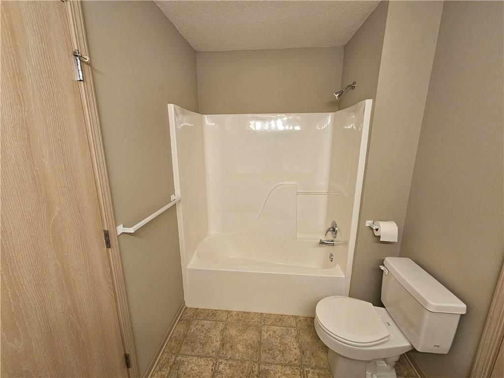 8341 N Kensington Avenue — photo 36