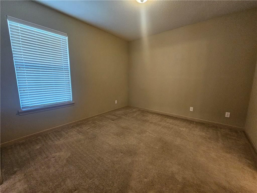 8341 N Kensington Avenue — photo 37