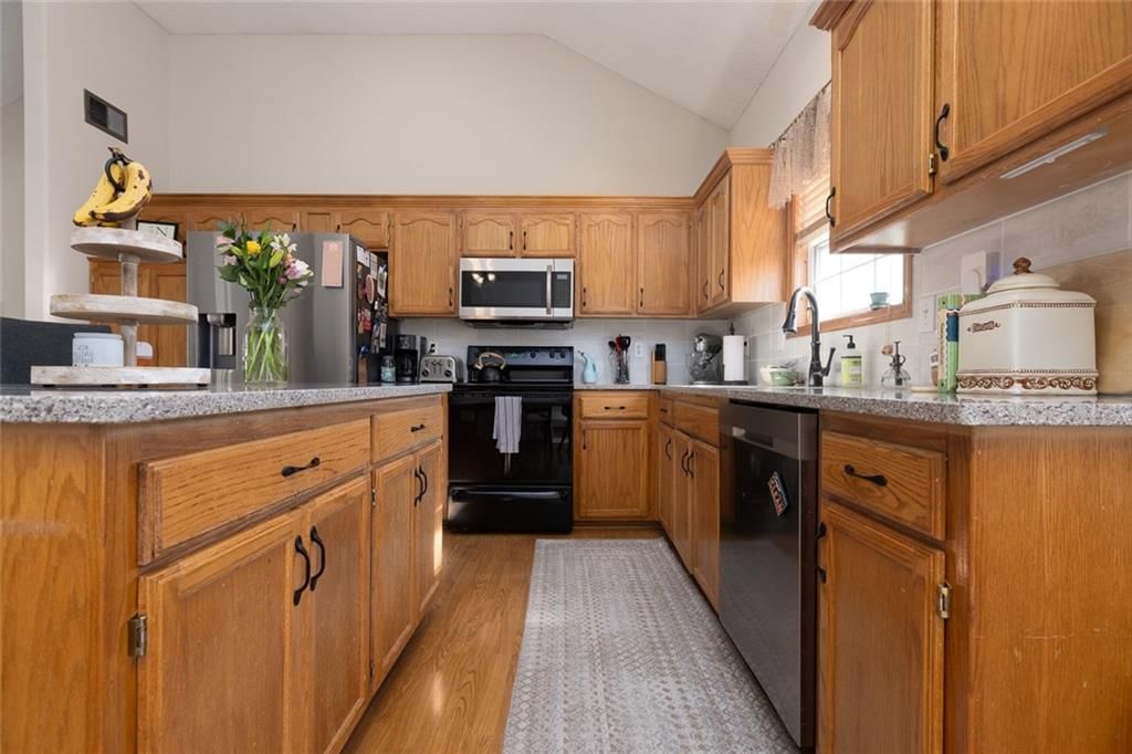 7431 N Lewis Avenue — photo 10