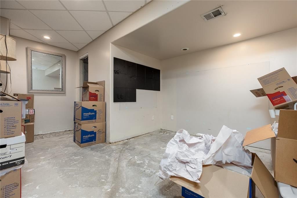 7431 N Lewis Avenue — photo 32