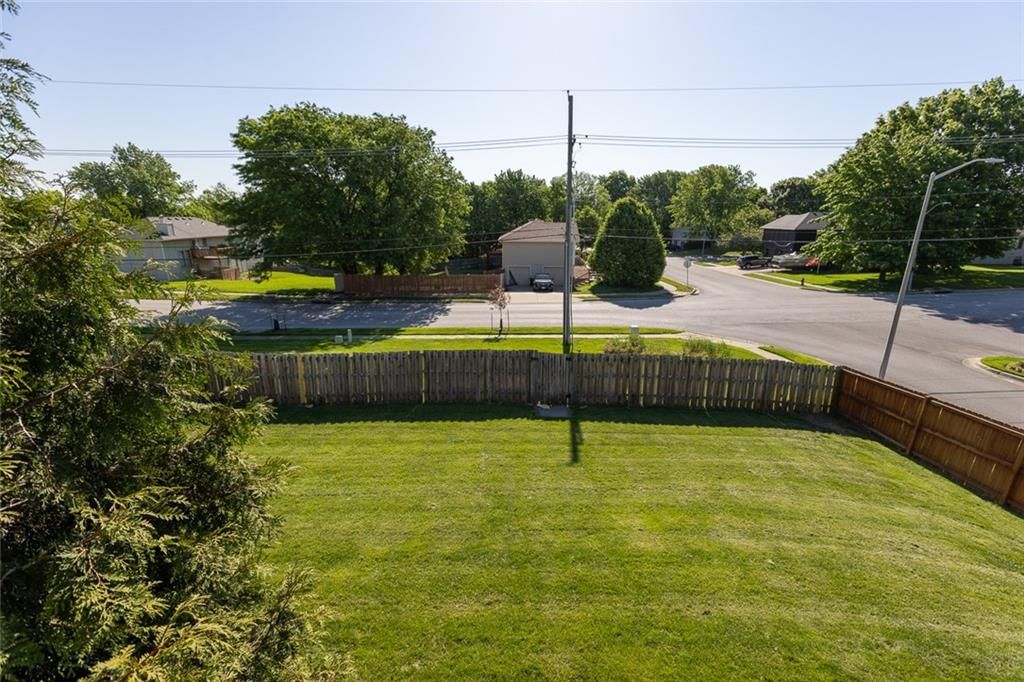 7431 N Lewis Avenue — photo 36