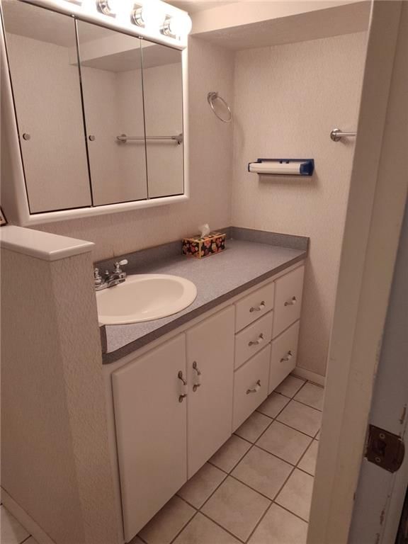 1508 E 18th Terrace — photo 17