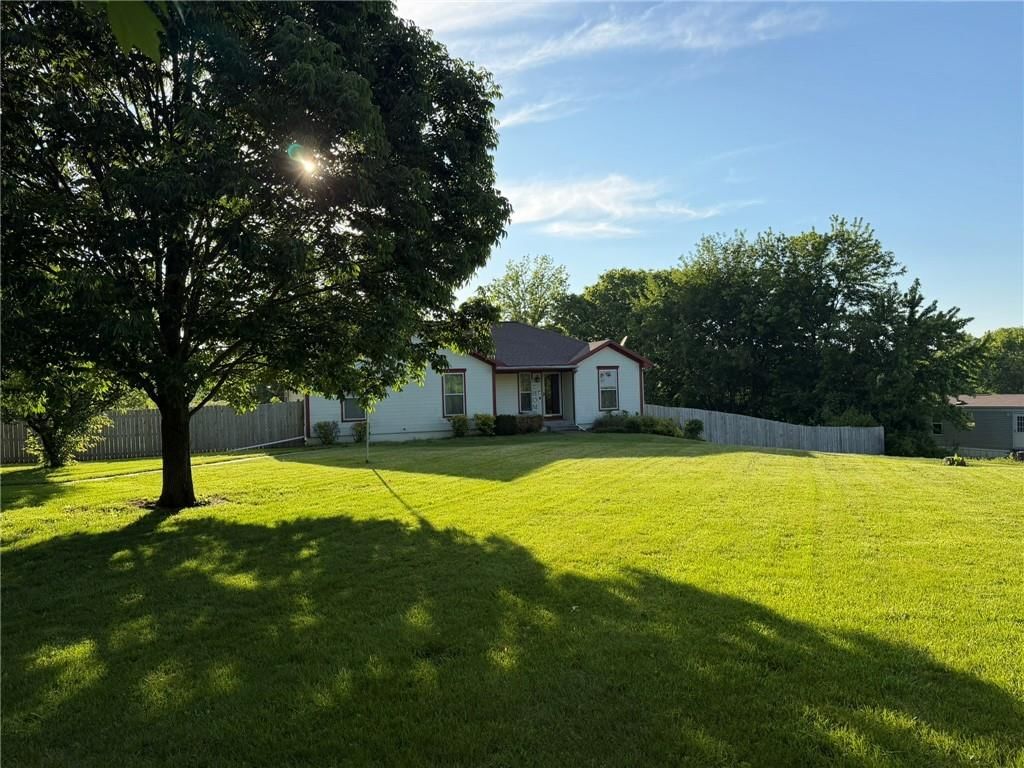 702 N Sunnynook School Road — photo 1