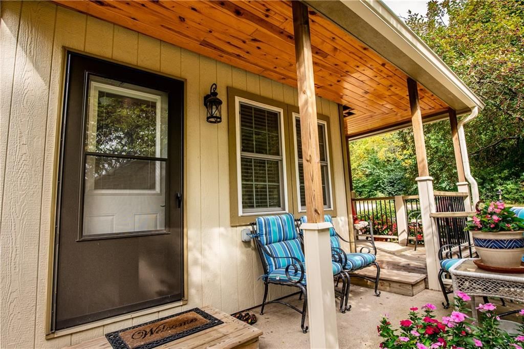 593 W Sugar Lake Drive — photo 2