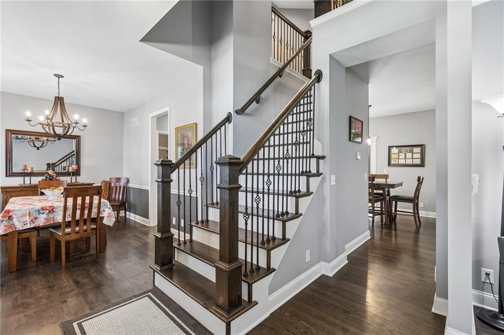 1021 Black Oak Drive — photo 3