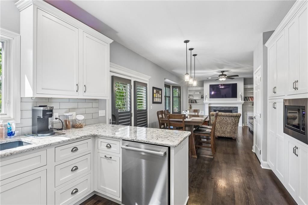 1021 Black Oak Drive — photo 8