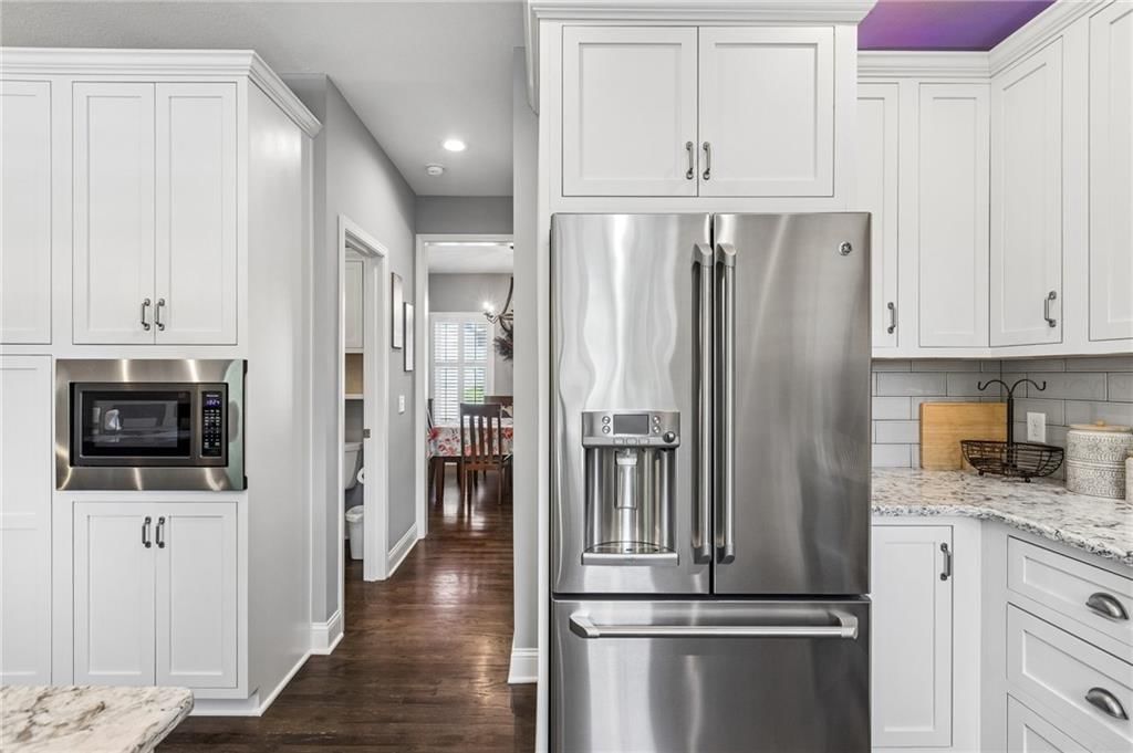 1021 Black Oak Drive — photo 9