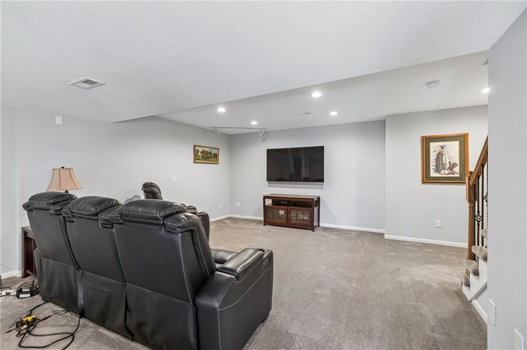1021 Black Oak Drive — photo 25