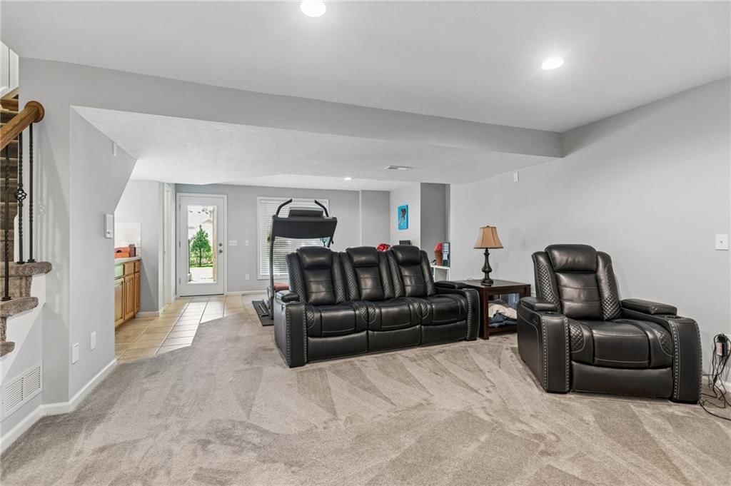1021 Black Oak Drive — photo 26
