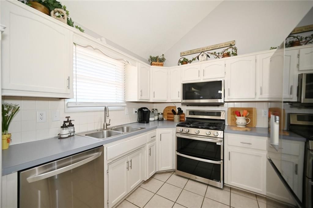 539 Lauren Street — photo 11