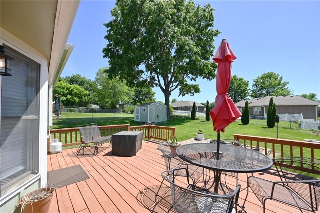 539 Lauren Street — photo 34