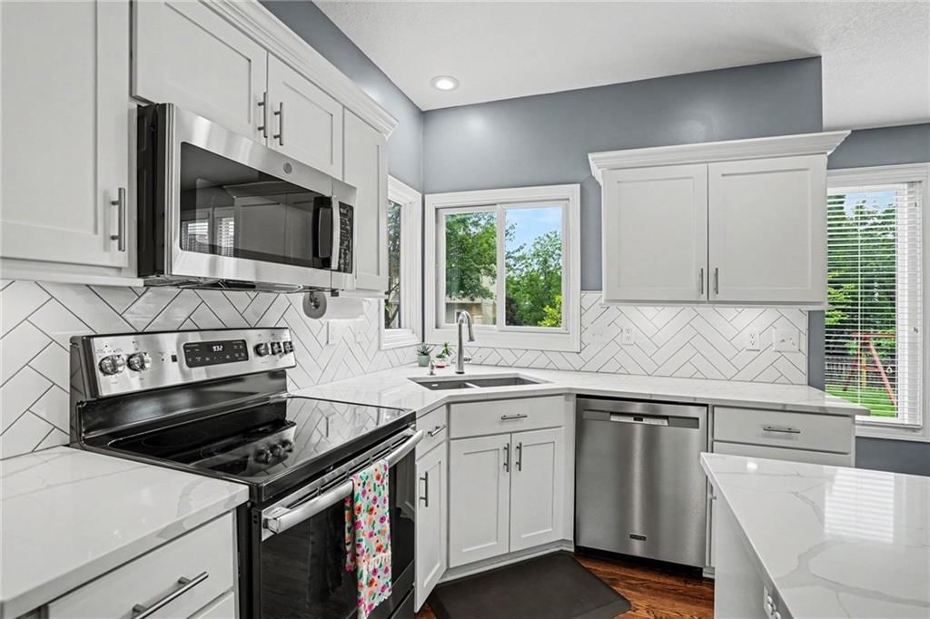 8306 W 128th Street — photo 11