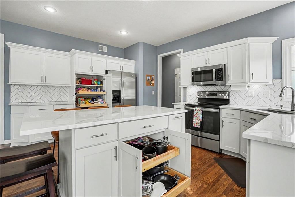 8306 W 128th Street — photo 12