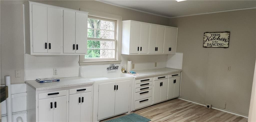 202 S Metcalf Road — photo 7