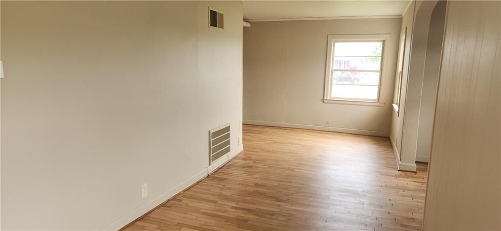202 S Metcalf Road — photo 9