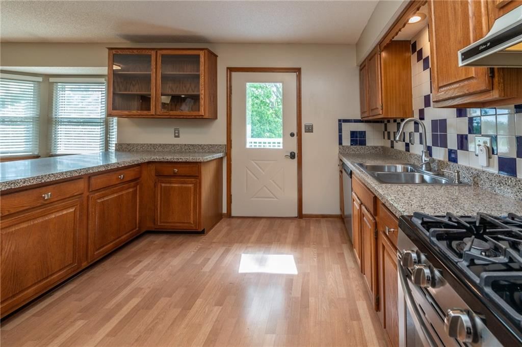 6814 N Liberty Street — photo 16