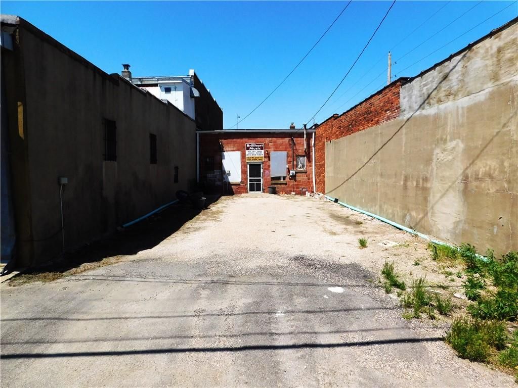 103 W 2nd Street — photo 16
