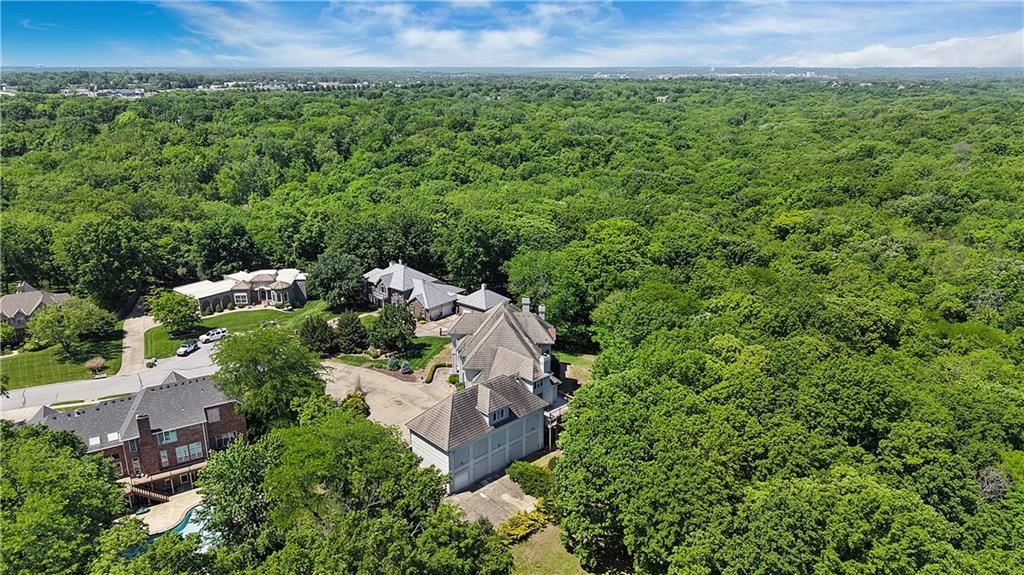 Photo 97 of 98 - 1601 NW Arrowhead Trail, Blue Springs, MO 64015
