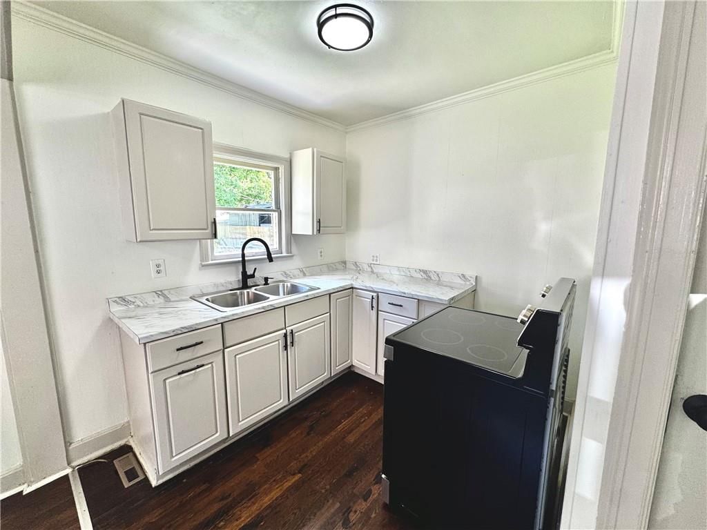 1905 S Maywood Avenue — photo 7