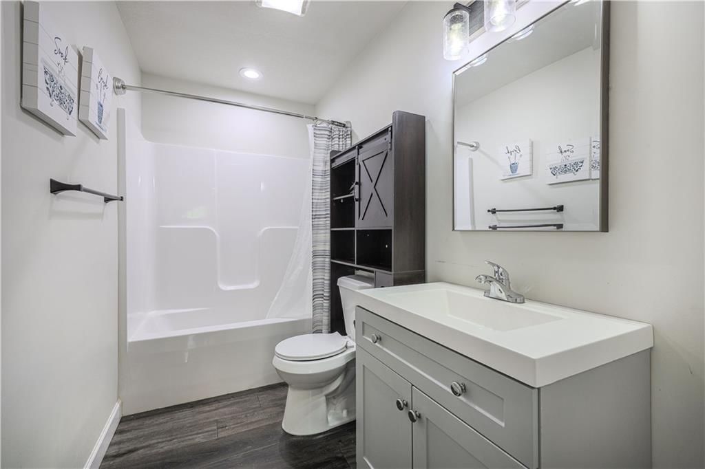 609 N Hickory Street — photo 8