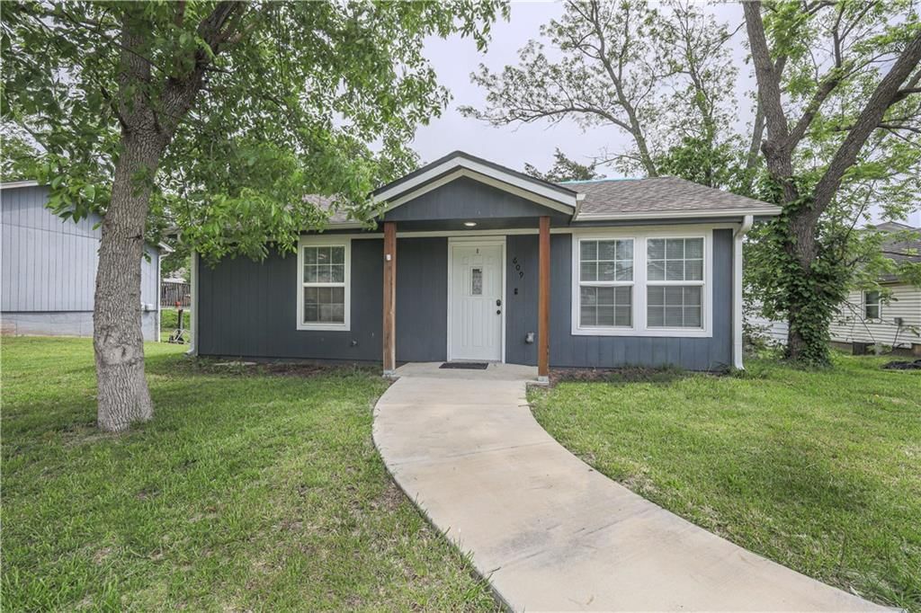609 N Hickory Street — photo 15
