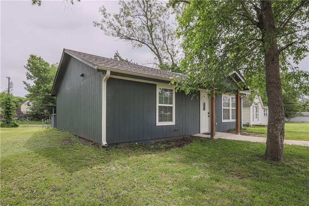 609 N Hickory Street — photo 16