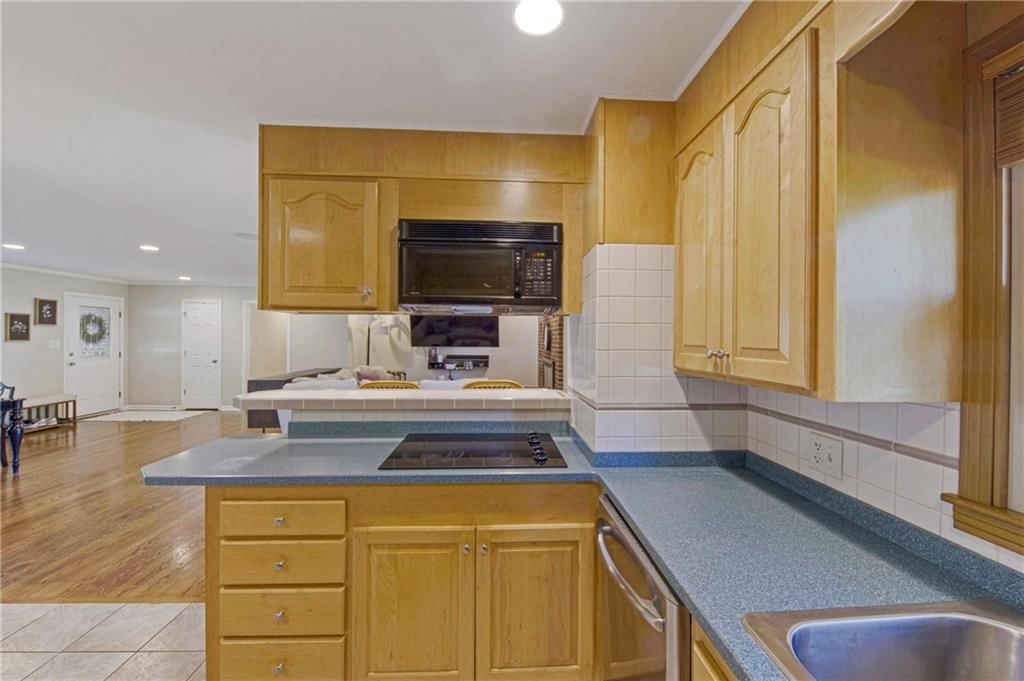 4411 W 97 Street — photo 9