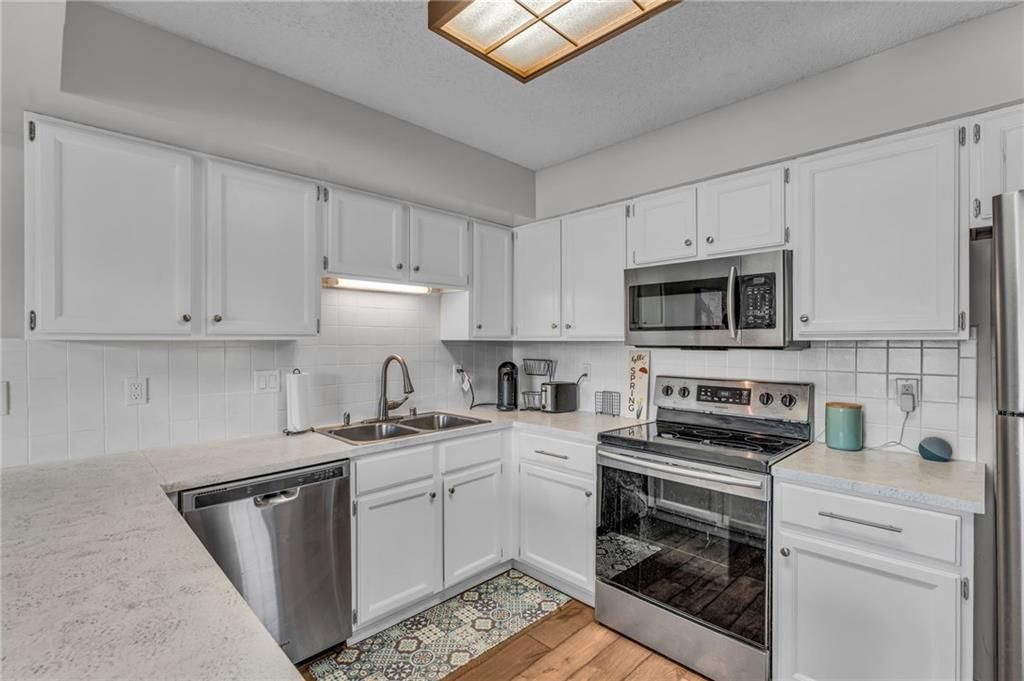 936 Alma Drive — photo 14