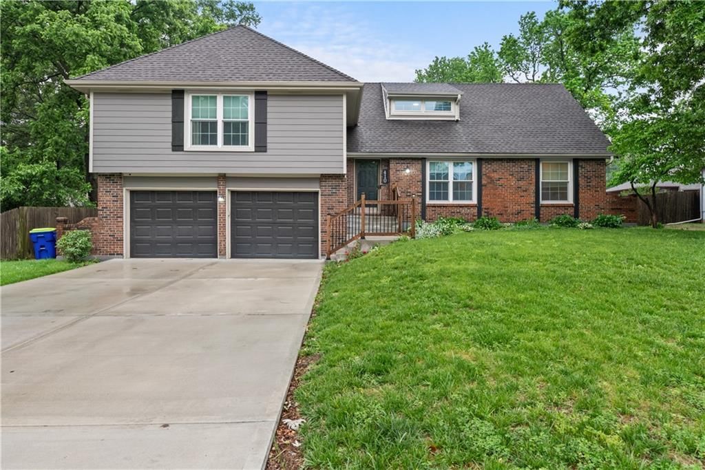 410 SE RICHARDSON Place — photo 1
