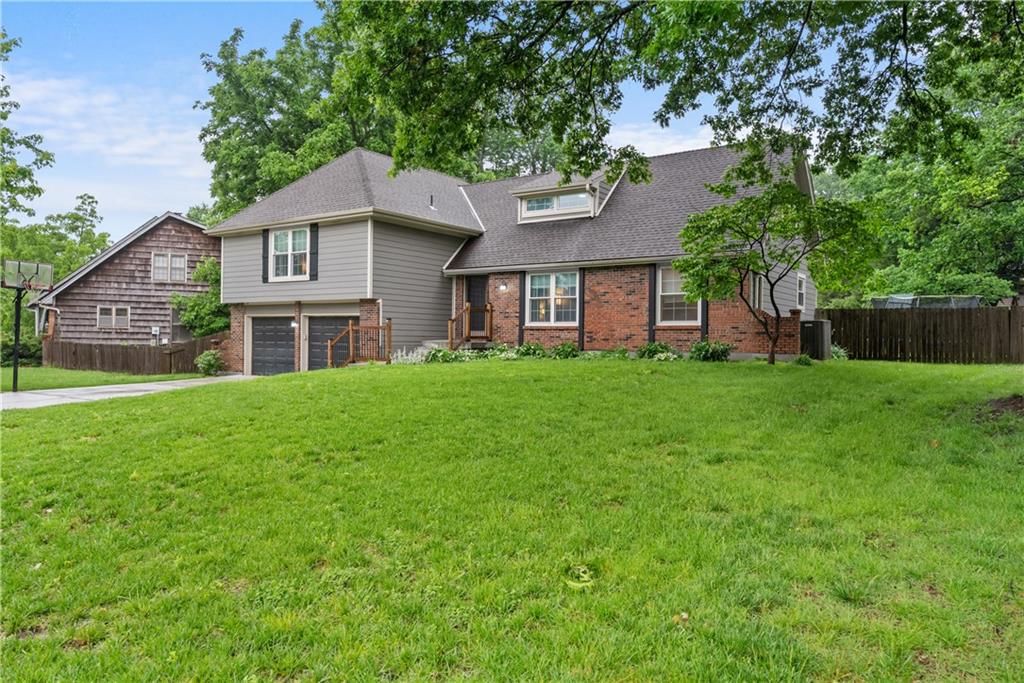 410 SE RICHARDSON Place — photo 3
