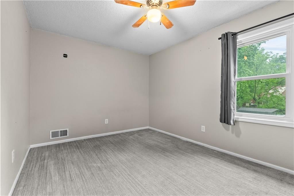 410 SE RICHARDSON Place — photo 24