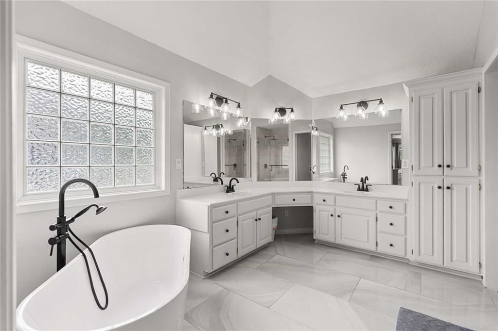 2312 SW Westminster Drive — photo 14
