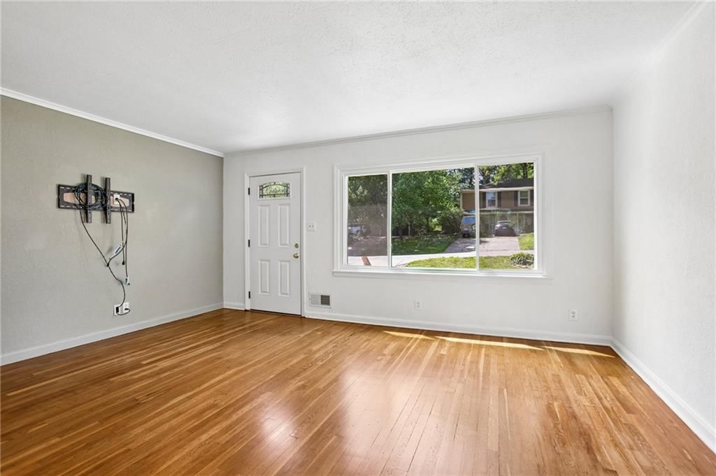748 Hillside Avenue — photo 5
