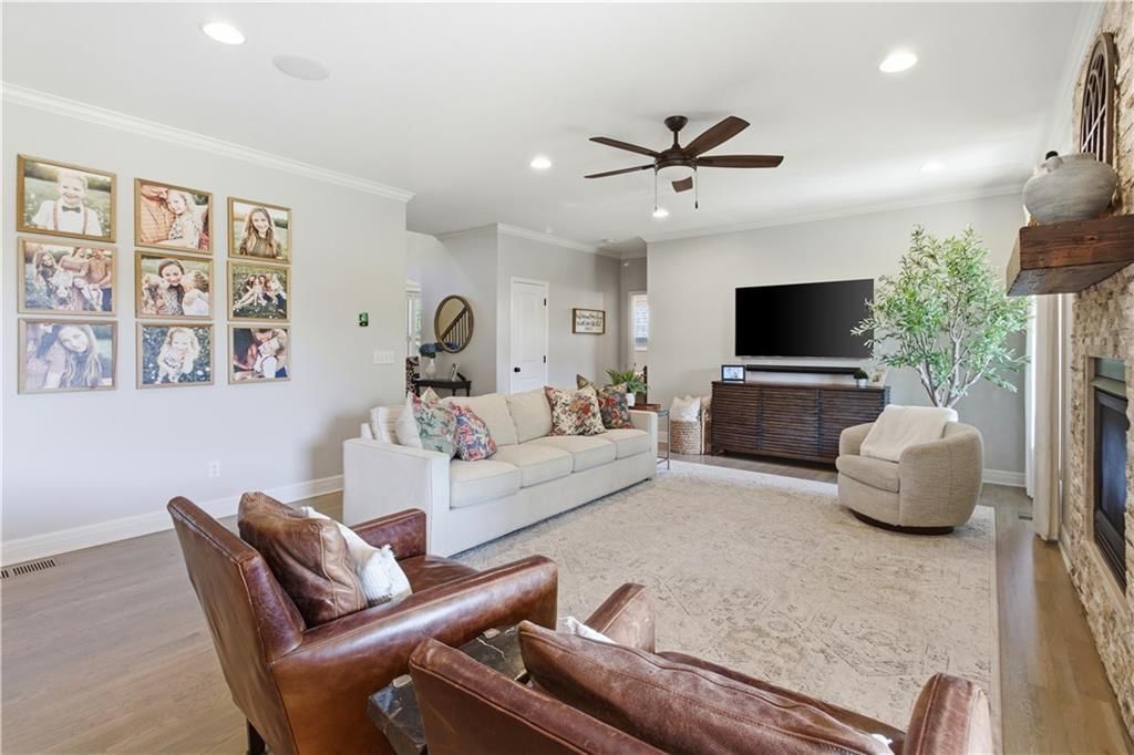 10853 S Theden Street — photo 11
