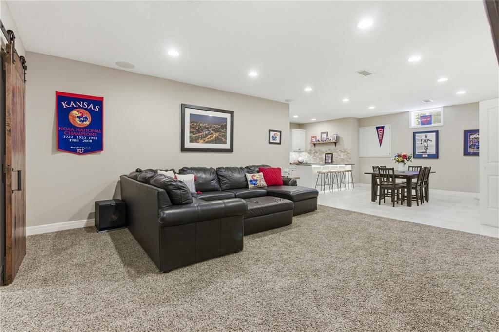10853 S Theden Street — photo 49