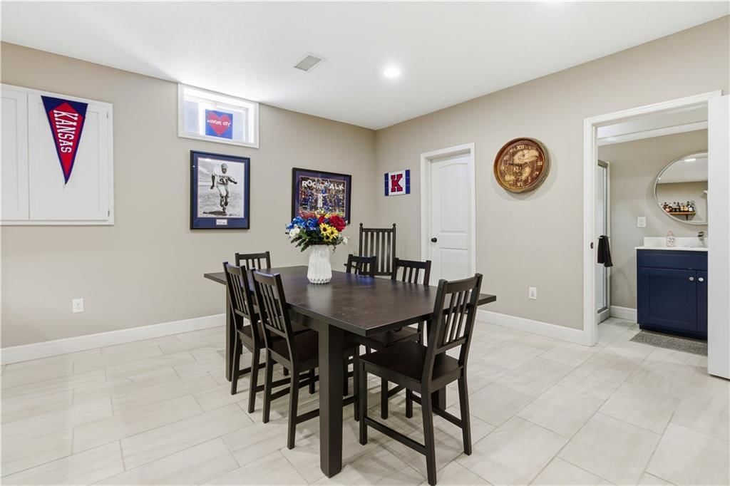 10853 S Theden Street — photo 55