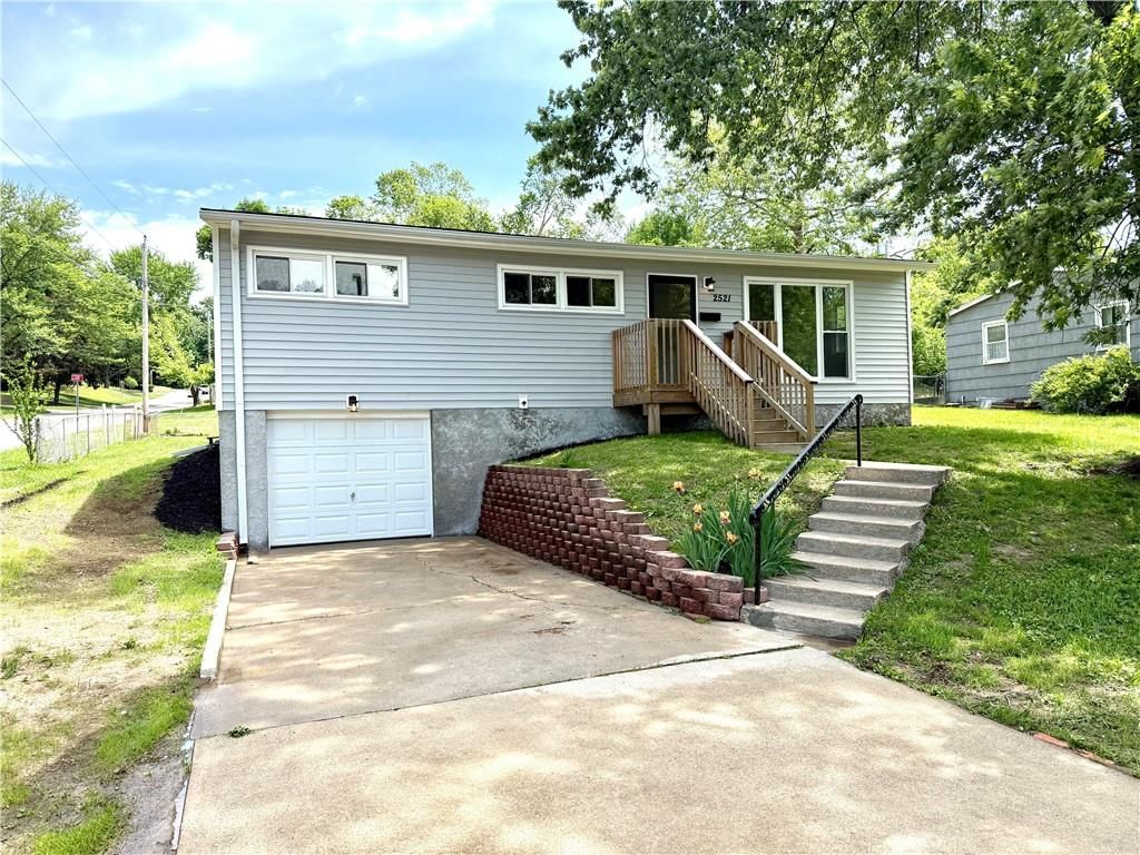 2521 Essex Street, St Joseph, MO
