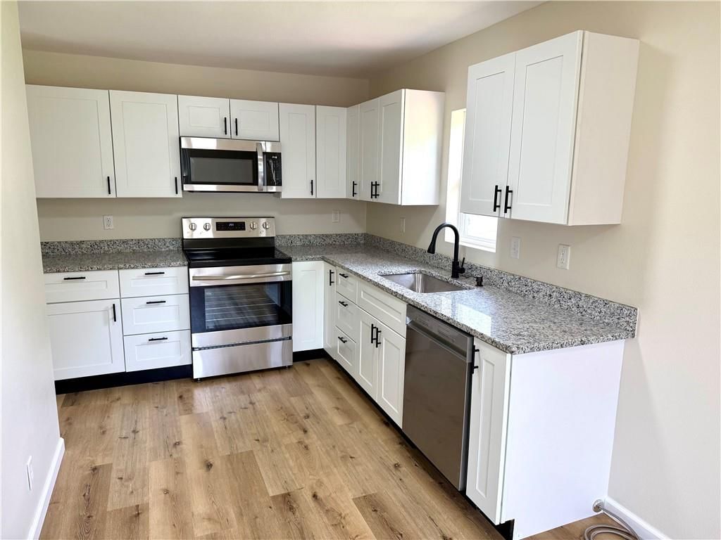 2521 Essex Street — photo 9