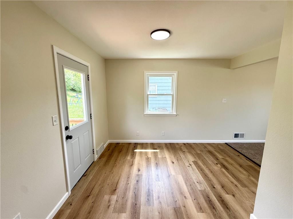 2521 Essex Street — photo 10