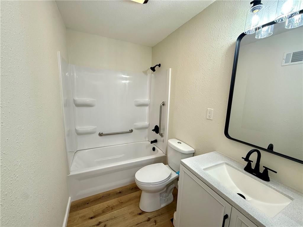 2521 Essex Street — photo 13