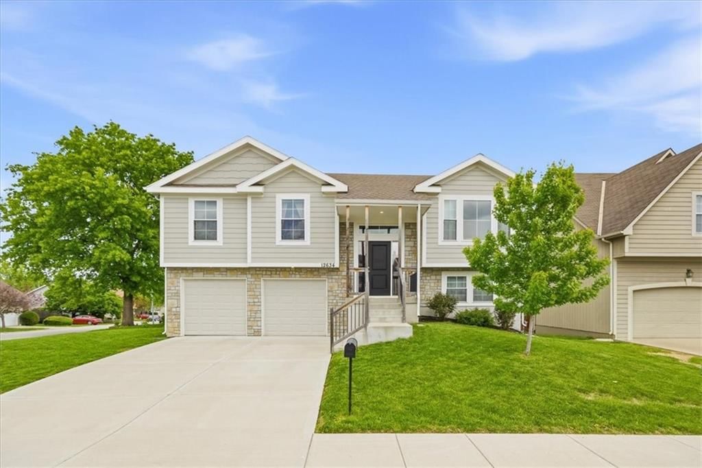 12634 Fountain Lake Circle — photo 1